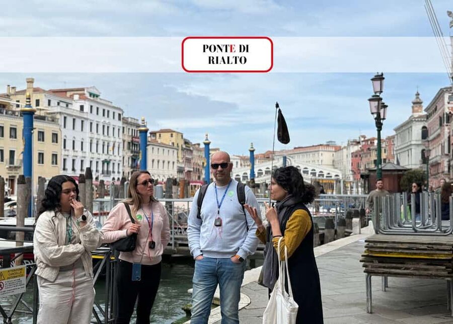 Venice: Rialto Bridge & Offbeat Unusual Venice Walking Tour - Scala Contarini del Bovolo and Venice’s unusual details