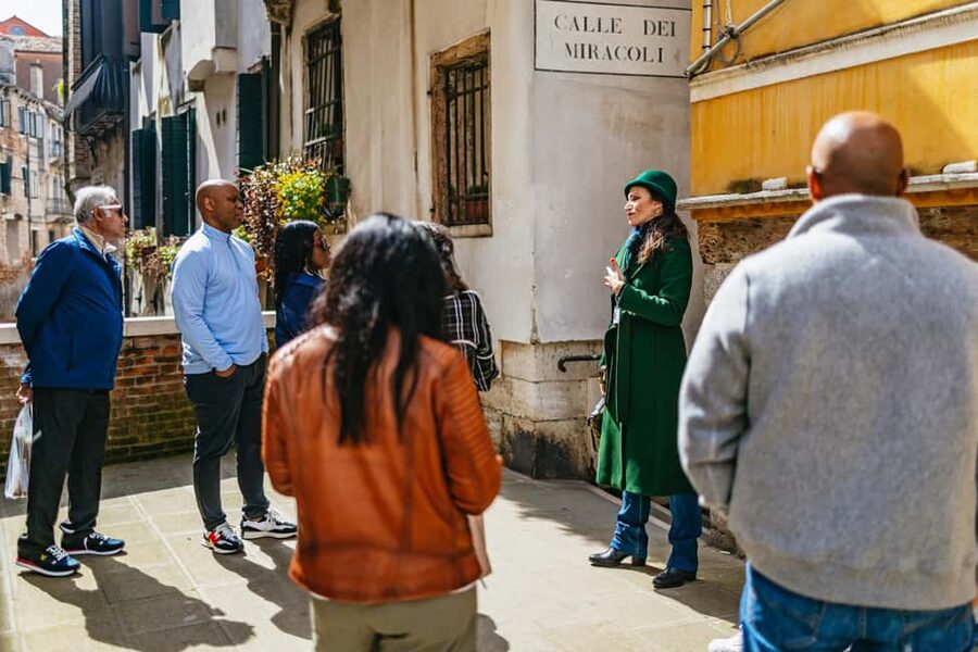 Venice: Rialto Market Food and Wine Lunchtime Tour - Why this Venice food tour works so well