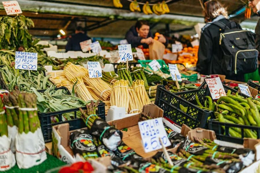 Venice: Rialto Market Food and Wine Lunchtime Tour - What you see at Rialto Market
