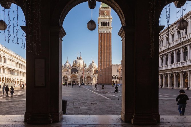 Venice's Best: Basilica, Doge's Palace, Gondola & History Gallery - Timing, crowds, and the hidden cost of a tight schedule