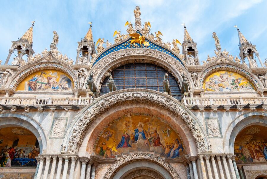 Venice: Saint Mark's Basilica Guided Tour - Forty minutes beneath the golden mosaics