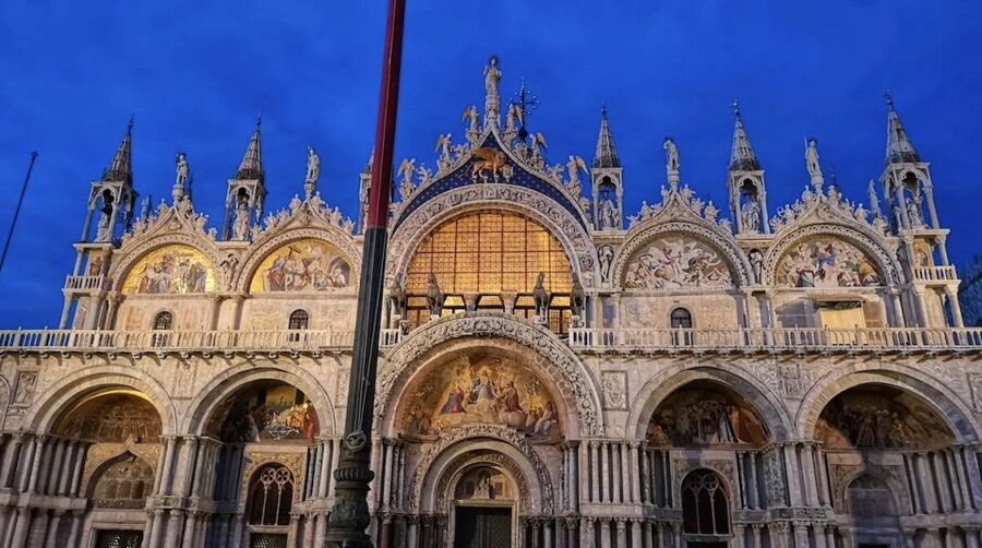 Venice: Saint Mark's Basilica Private Tour at Night - Should you book the night tour?
