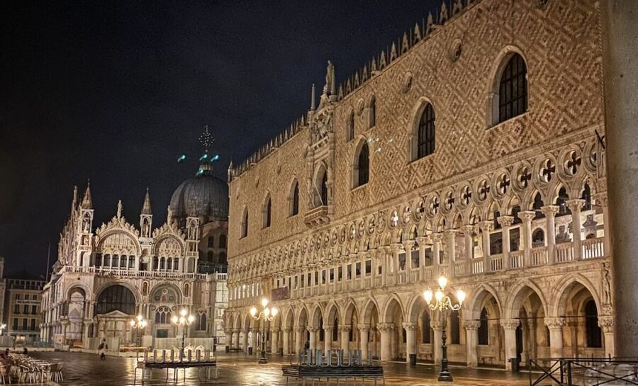 Venice: Saint Mark's Basilica Private Tour at Night - Timing, clothing, and practical details