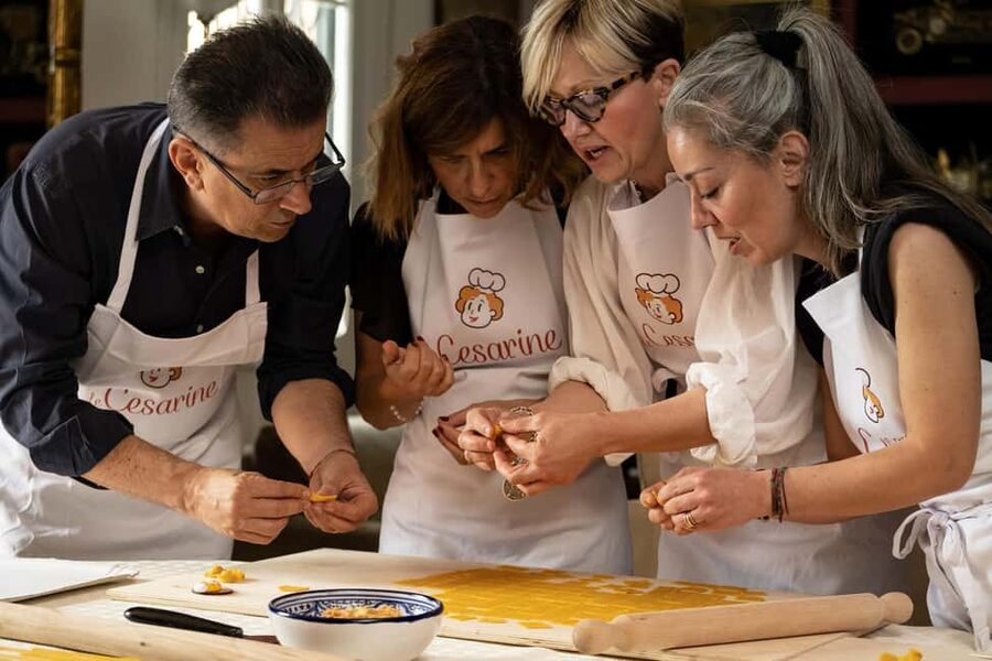 Venice: Share Your Pasta Love in a Local’s Home - Eating what you made around a local table