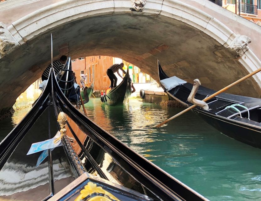 Venice: Shared Gondola Ride - Weather and practical concerns