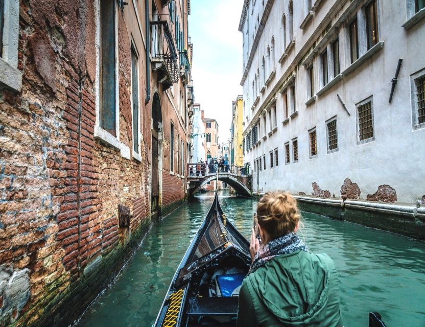 Venice: Shared Gondola Ride - What the $48 price really buys you