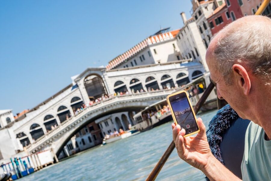 Venice: Shared Gondola Ride Across the Grand Canal - The Rialto area and what you may actually see