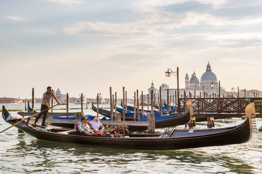 Venice: Shared Gondola Ride Across the Grand Canal - La Fenice, Campo Manin, and the return route