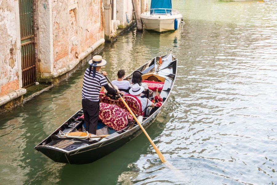 Venice: Shared Gondola Ride Across the Grand Canal - Sharing the boat with other people