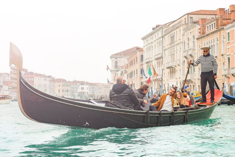 Venice: Shared Gondola Ride and Serenade - Finding the station beside the Gritti Palace
