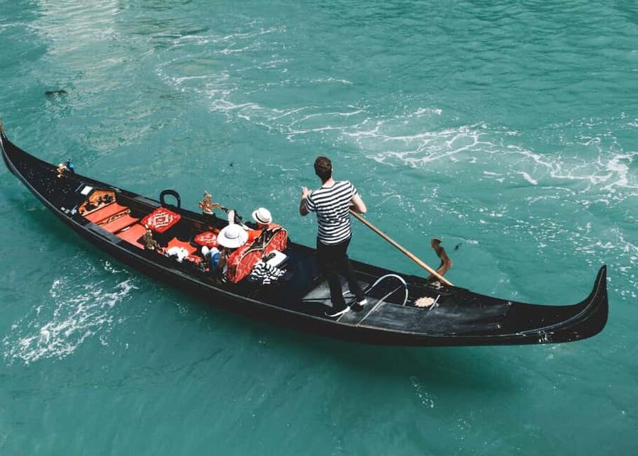 Venice: Shared Gondola Through breathtaking Bridge of Sighs - Why this gondola ride is different