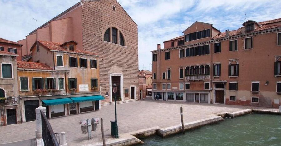 Venice: Sightseeing Tour with a Local expert - Why this Venice walk is useful on your first day