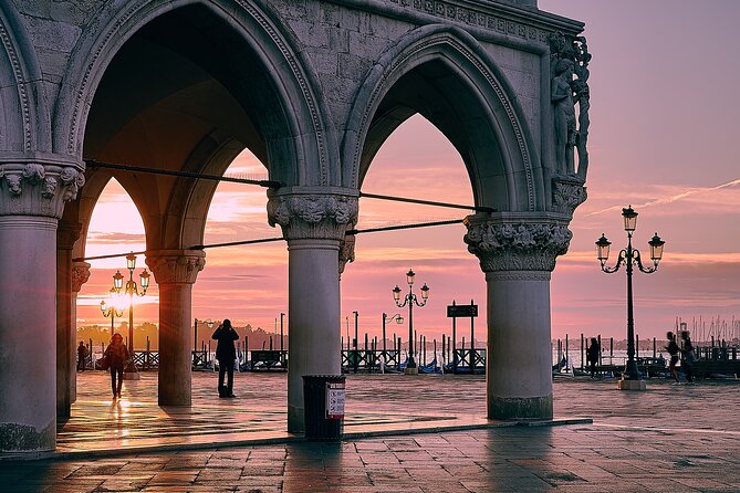 Venice Sightseeing Walking Tour for Kids and Families - Timing, heat, and practical walking advice