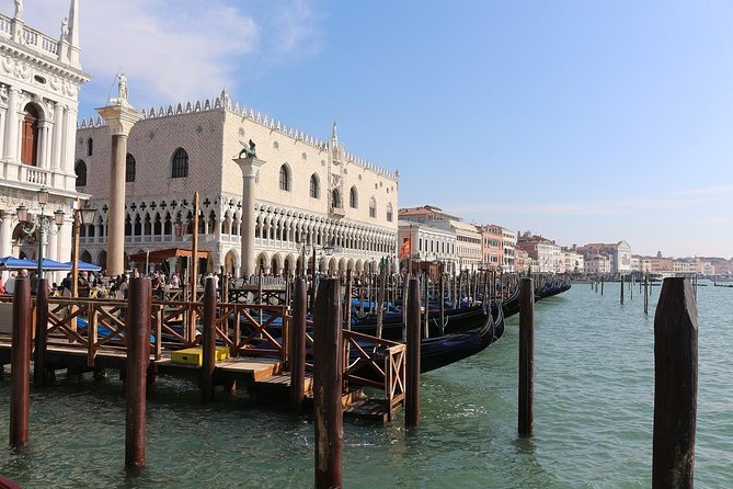 Venice Skip the line of San Mark Basilica and Doge's Palace Tour - A private format with a useful human touch