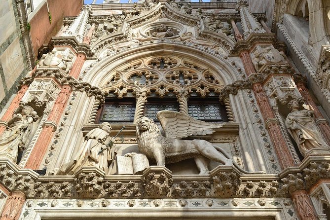 Venice Skip the line of San Mark Basilica and Doge's Palace Tour - Meeting in Piazza San Marco