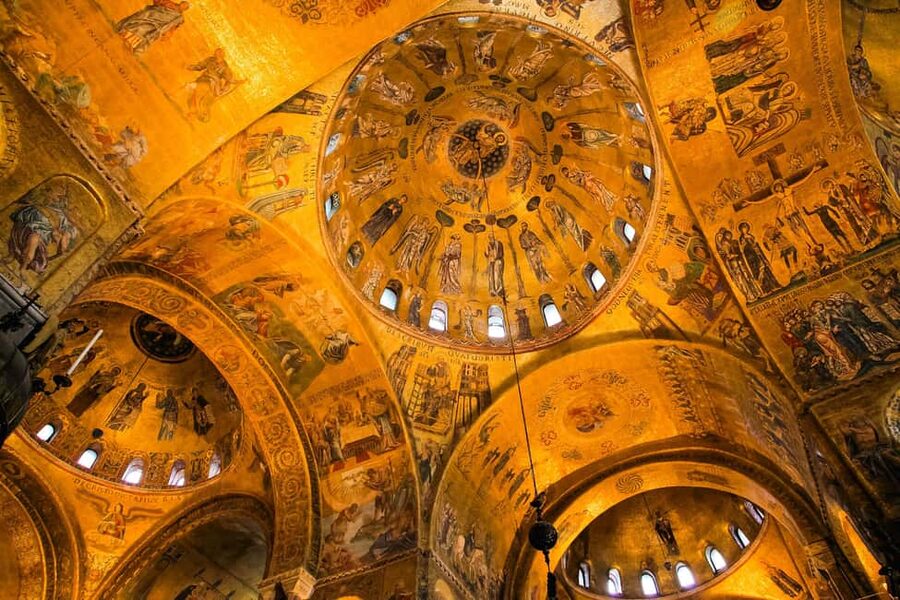 Venice: Skip-the-line St. Mark's Basilica Entry & Audioguide - Finding Crown Tours in St. Mark’s Square