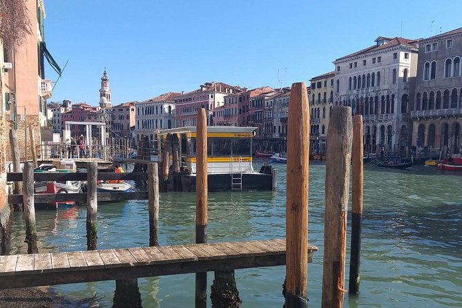 Venice Small Group Walking Tour of Most-Famous Sites &Attractions - What the guides add to the walk