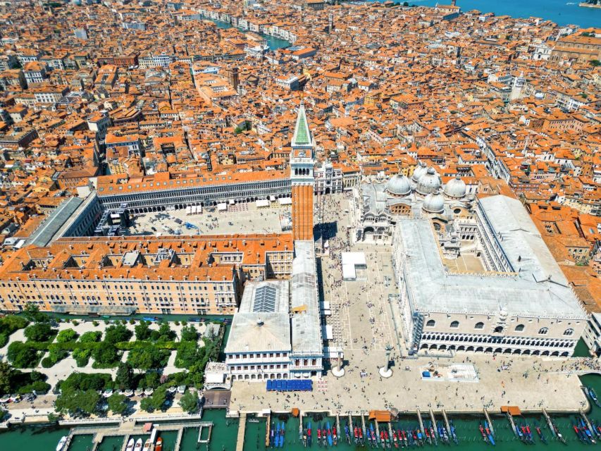 Venice: St. Mark's Basilica and Gondola Morning Tour - What to wear and what to leave behind