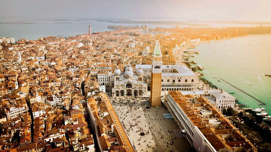 Venice: St. Mark's Basilica and Gondola Morning Tour - The 30-minute shared gondola ride