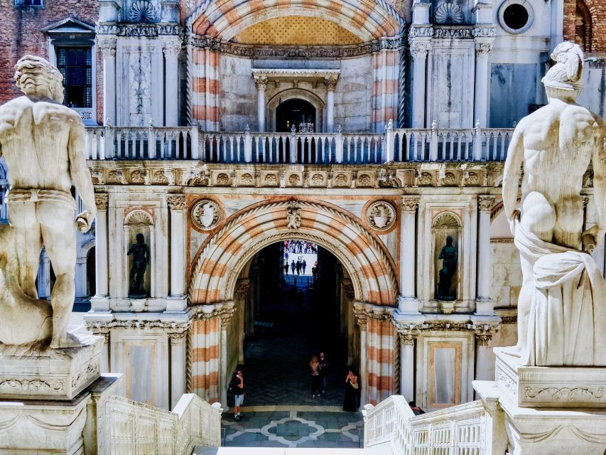 Venice: St Mark's Basilica, Doge's Palace, and Gondola Ride - Timing, comfort, and practical planning