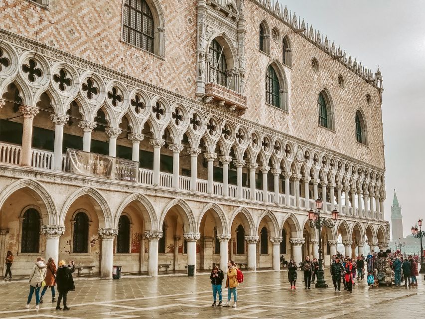 Venice: St Mark's Basilica, Doge's Palace, and Gondola Ride - What the €158.60 price includes