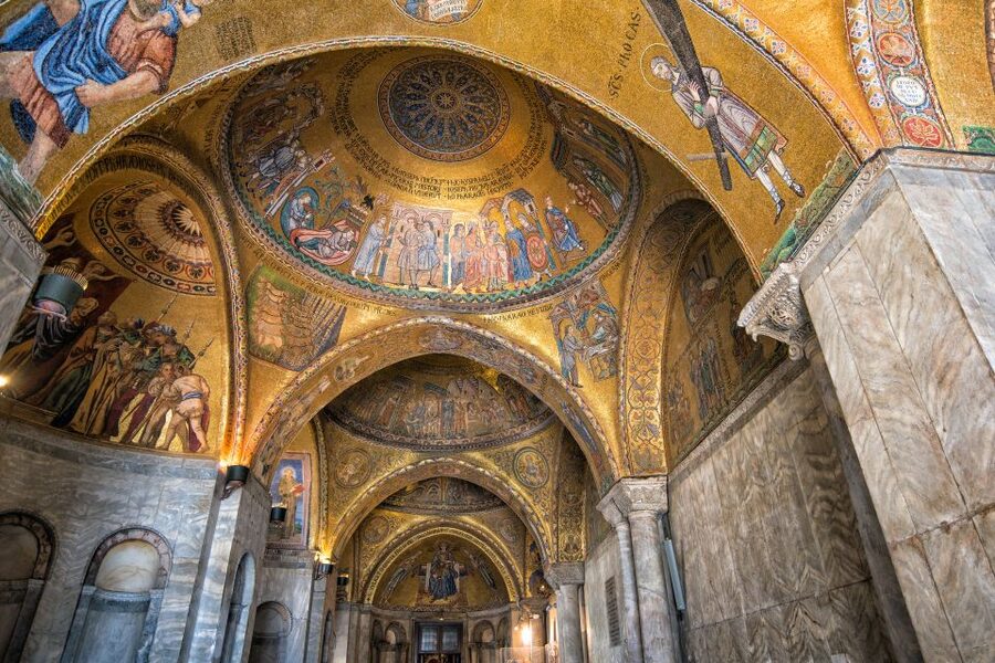 Venice: St. Mark's Basilica, Doge's Palace & Gondola Ride - The 35-minute gondola ride