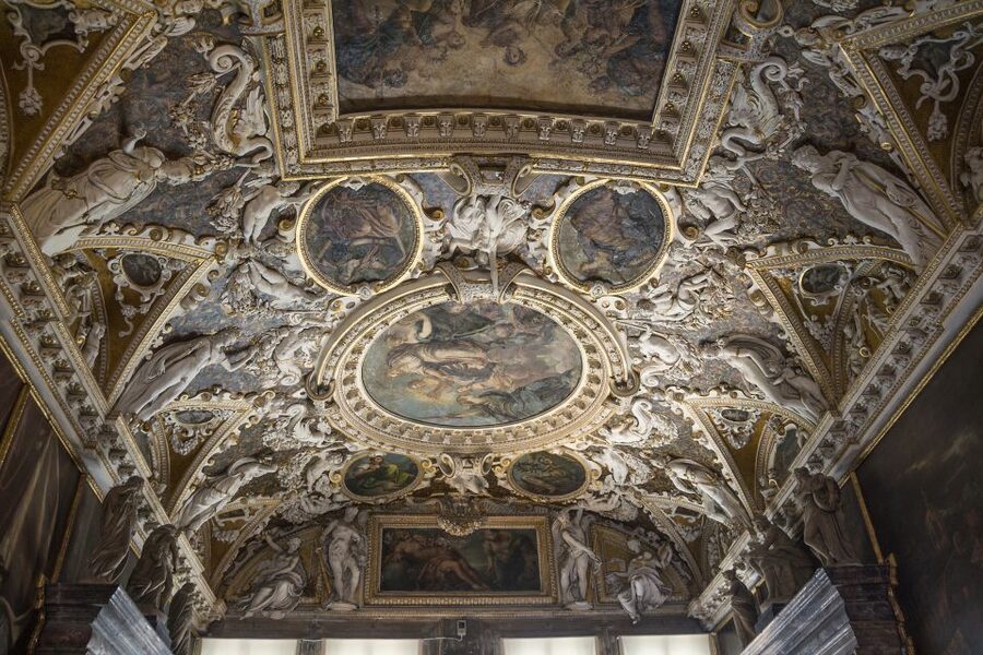 Venice: St. Mark's Basilica, Doge's Palace & Gondola Ride - How much walking should you expect?