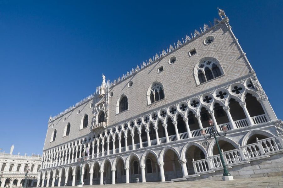 Venice: St. Mark's Basilica, Doge's Palace & Gondola Ride - Private or small group, and the Express choice