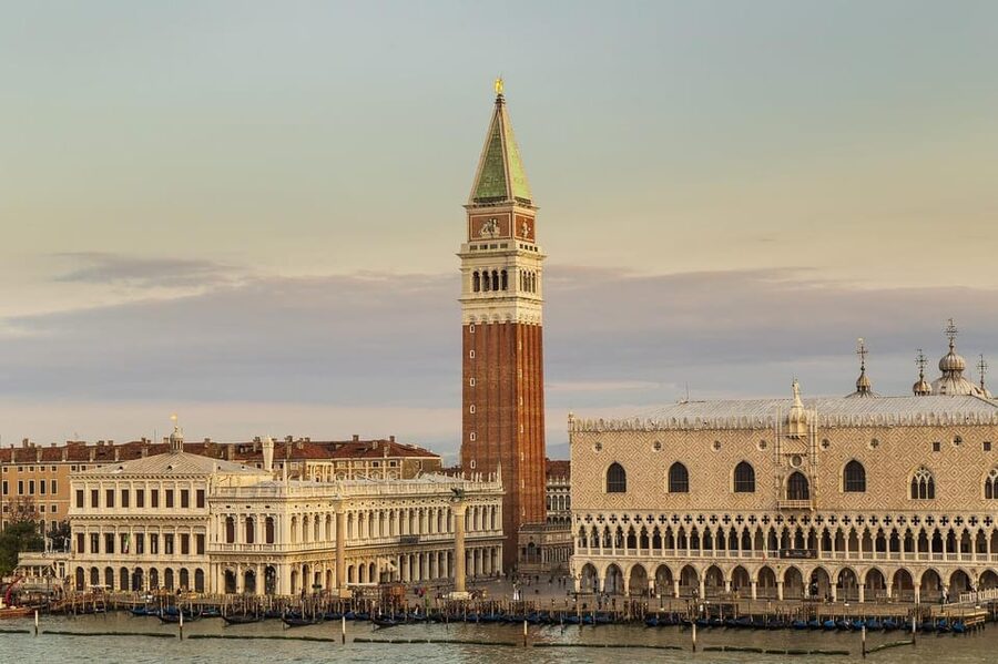 Venice: St. Mark’s Basilica Live Guided Tour - Entering St. Mark’s Basilica without the main wait