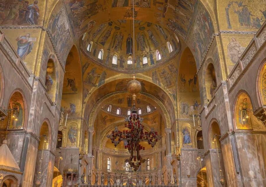 Venice: St Mark's, Doge's Palace, Murano & Burano Day Tour - Why the guides matter