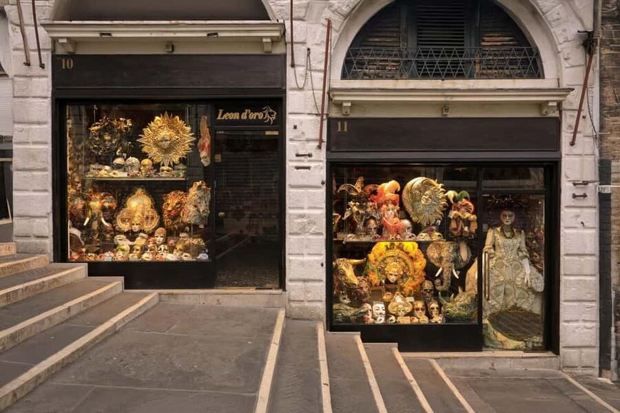 Venice: St. Mark's, Doges Palace, Rialto, and Gondola Tour - Key points to know before booking