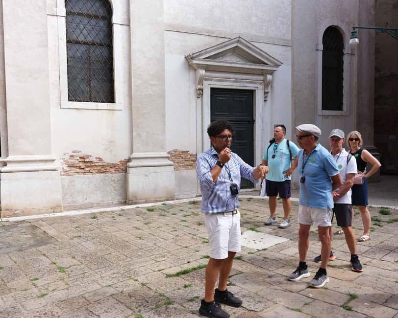 Venice: St Mark's Square & Rialto Walking Tour & Gondola - What the shared gondola ride is really like