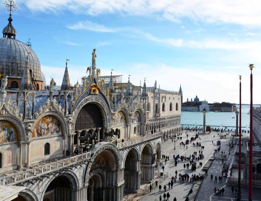 Venice: St. Mark's, Walking Tour and Gondola Combo - Should you book it?