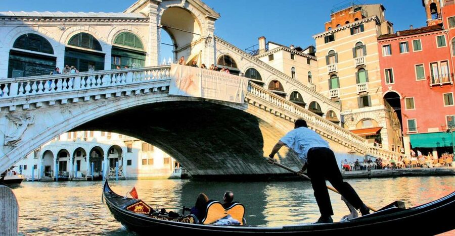 Venice: St. Mark's, Walking Tour and Gondola Combo - The Mercerie and Venice’s old trading streets