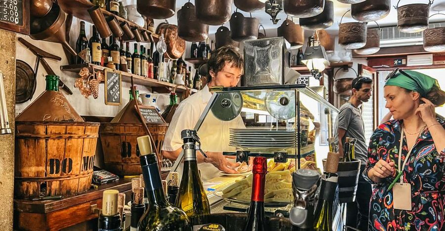 Venice: Street Food Tour with a Local Guide and Tastings - Finishing in Dorsoduro at Campo Santa Margherita