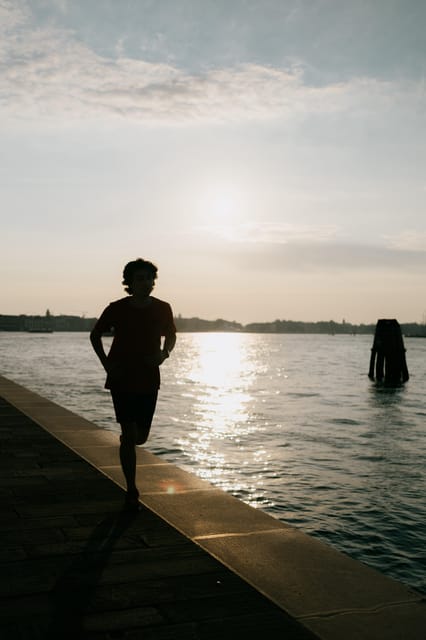 Venice Sunrise Running Experience - Meeting Denis at Rialto Bridge