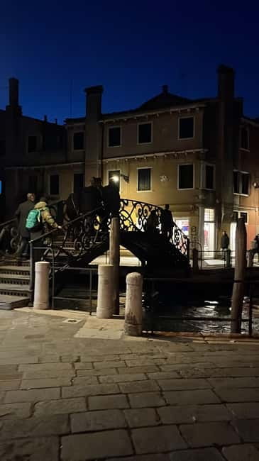 Venice: Sunrise Walking Tour with Espresso - Meeting Elisabetta at Caffè Florian