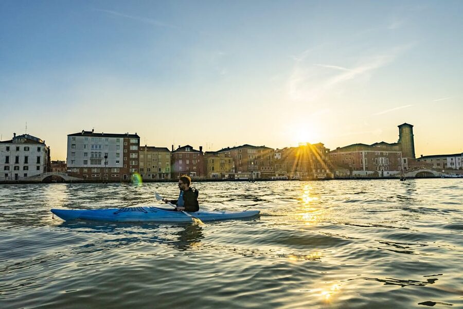 Venice: Sunset Kayak Tour in the Canals - Why kayaking gives you a different Venice