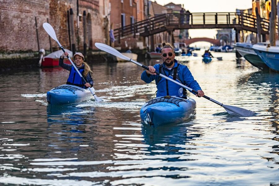 Venice: Sunset Kayak Tour in the Canals - The paddling lesson comes before the sunset route