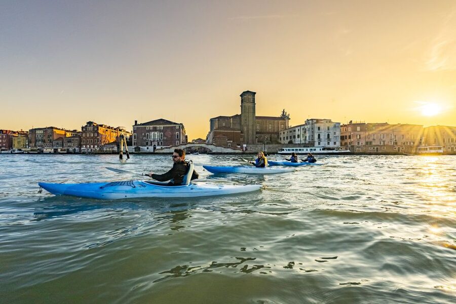 Venice: Sunset Kayak Tour in the Canals - What to bring, and what to leave behind