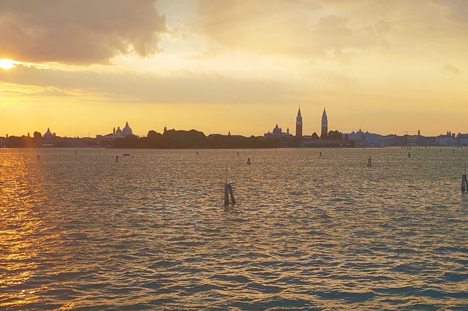 Venice: Sunset Lagoon Experience - Meeting the captain and judging the service