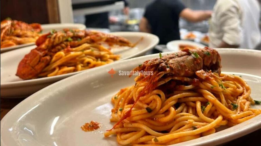 Venice: Sunset Walking Tour with Food and Wine Tastings - Bacari, cicchetti, and the first tastings