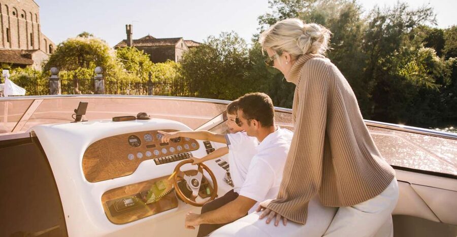 Venice: Sunset Yacht Experience - Key points to know before booking