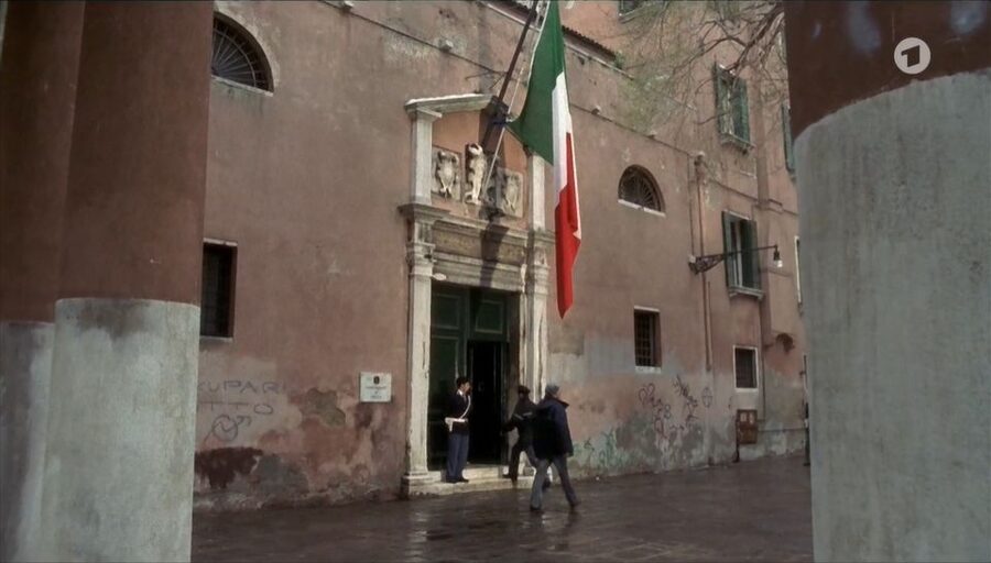 Venice: The Footsteps of Commissario Brunetti Walking Tour - Valerio Coppo and the guide’s role