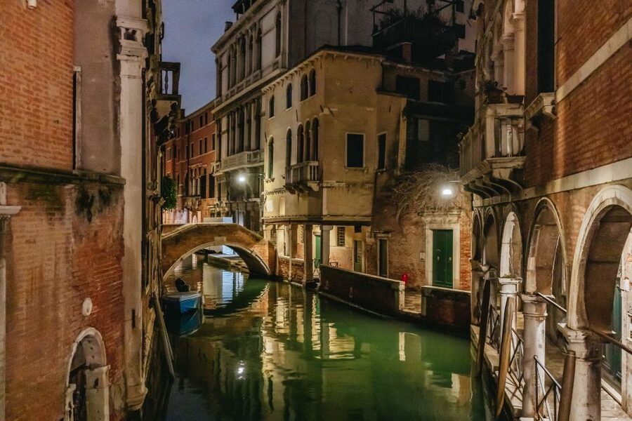 Venice: The Ghost & Legends Walking Tour - Ending in Cannaregio