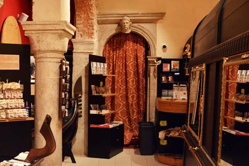 Venice: The Gondola Gallery 3D Experience - The 3D journey from 1700s Carnival to the Rialto Bridge