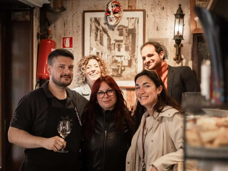 Venice: The Ultimate Food Tour with Wine & Spritz - The guide makes the difference