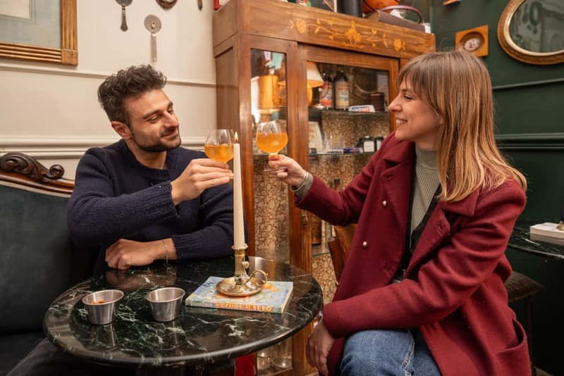 Venice: The Ultimate Food Tour with Wine & Spritz - Second stop: Prosecco, crostini, and small bites