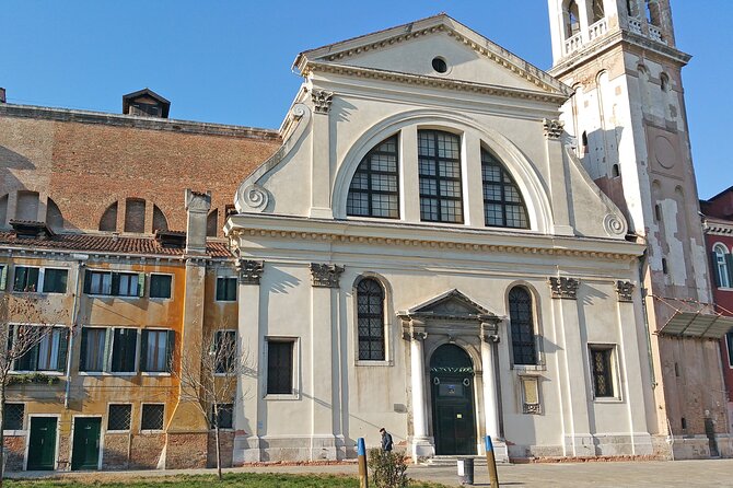 Venice Top attractions Walking Tour along the Canals - Basilica dei Santi Giovanni e Paolo: a grand opening stop