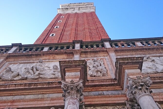 Venice Top attractions Walking Tour along the Canals - Rialto Bridge: Venice’s classic crossing